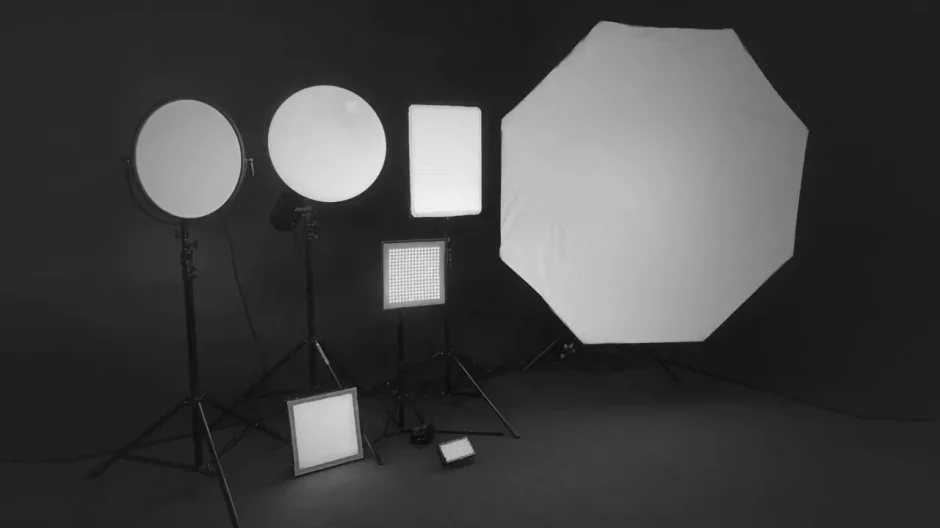 Continuous Light Photography: Comprehensive Analysis